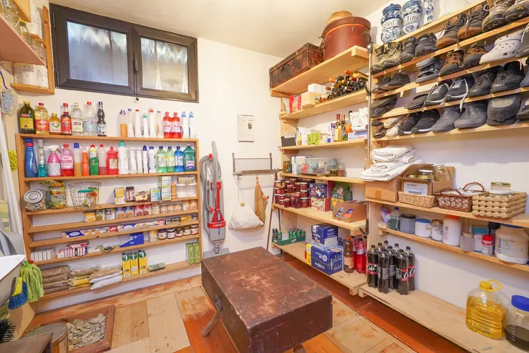 Cantina e spazio accessorio al piano inferiore