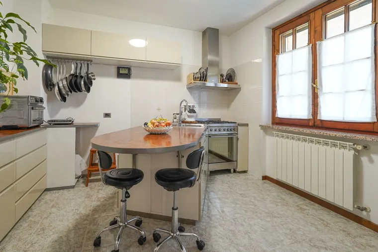 Cucina separata e abitabile